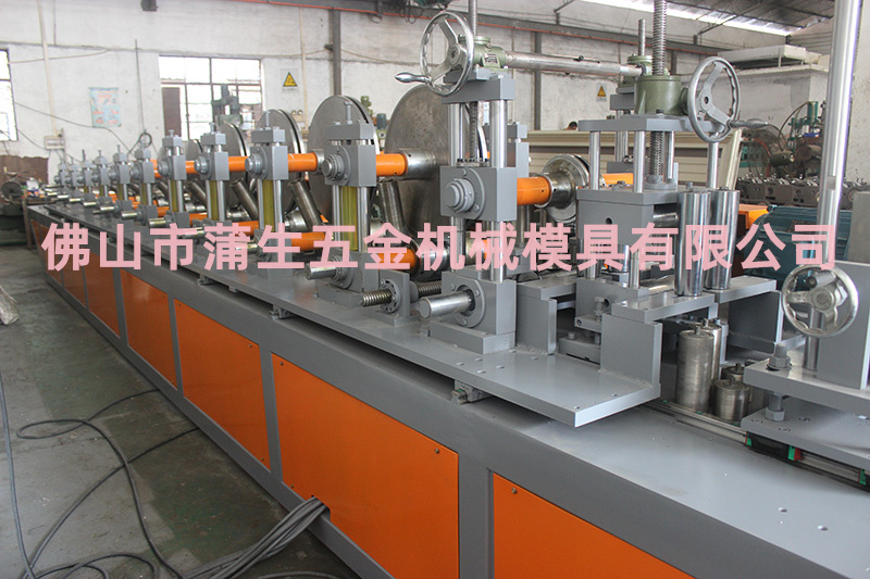 方通板成型機-2